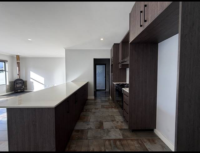 3 BEDROOM HOUSE FOR SALE IN SANDOWN